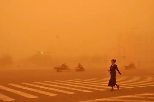 強沙塵天氣對我國環(huán)境空氣質(zhì)量帶來嚴重影響，空氣質(zhì)量監(jiān)測站大有用處！